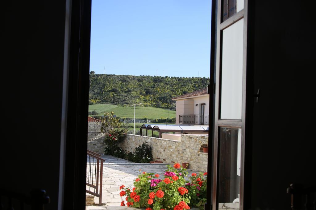 Villa Charoullas Traditional Mansion Alaminos Exterior foto