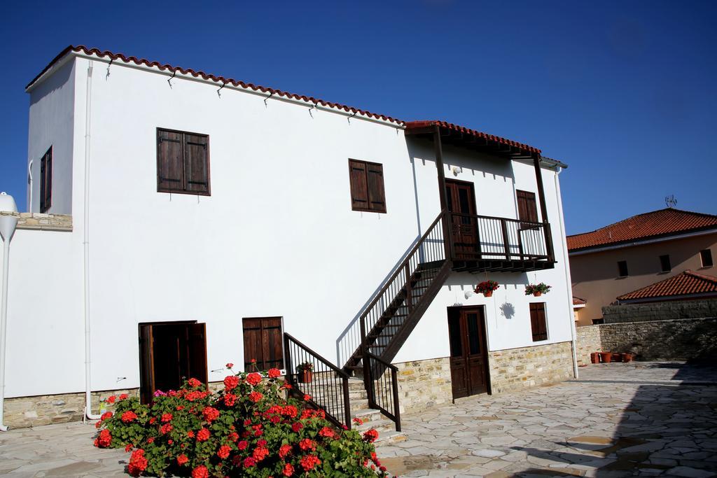 Villa Charoullas Traditional Mansion Alaminos Exterior foto